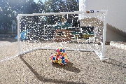 サッカーゴールとサッカーボール